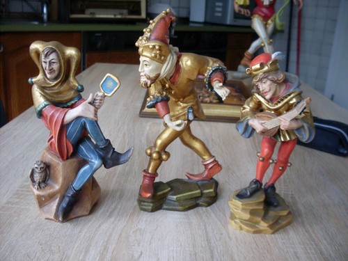 Hangeschnitzte holzfiguren - 3,