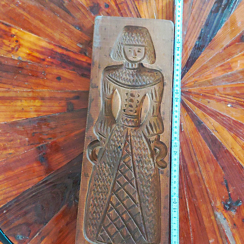 Holzbrett geschnitzt relief - geschnitzt,