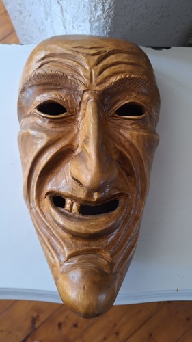 Geschnitzte maske holzmaske - geschnitzte,