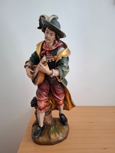 Holzschnitzfigur