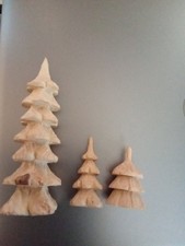 3 Geschnitzte Bäume