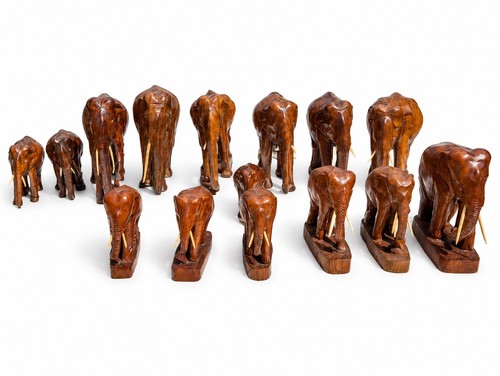 Sammlung handgeschnitzter