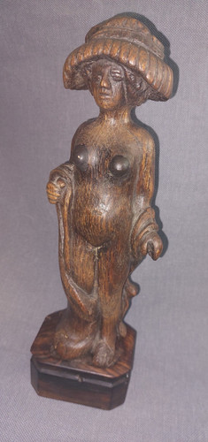 Holzfigur frau akt geschnitzt - holzfigur,