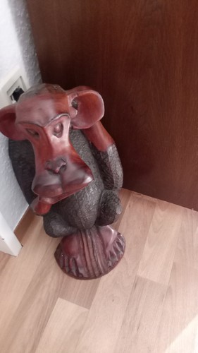 Affe aus tropen holz - aus,