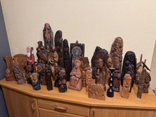    30 Holzfiguren Skulpturen