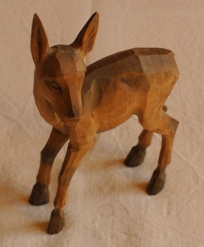 Handgeschnitzte figur gemse - figur,