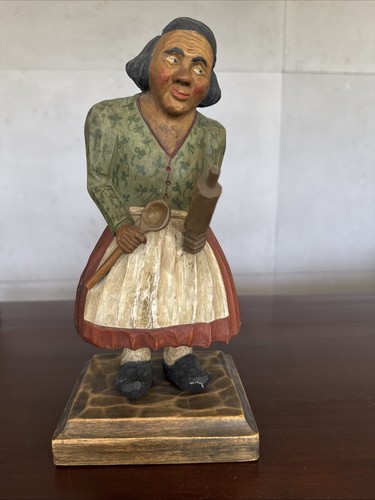Holzfigur die resolute - holzfigur„die,