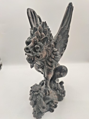 Holzfigur handgeschnitzt