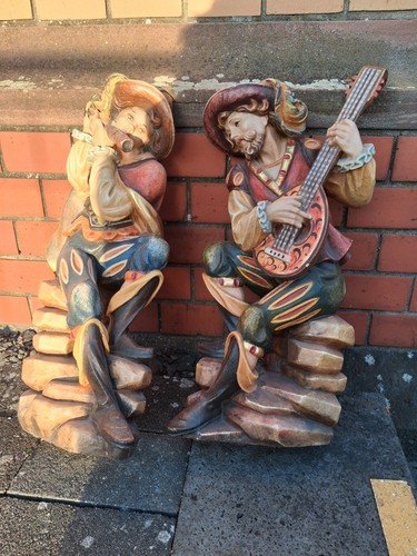 Handgeschnitzte holzfiguren - handgeschnitzte,