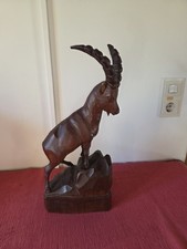 Geschnitzer Gamsbock